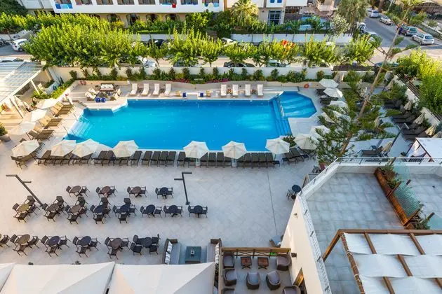 Theartemis Palace