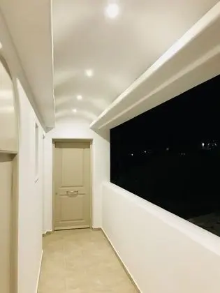 Theasis Luxury Suites - Lobi