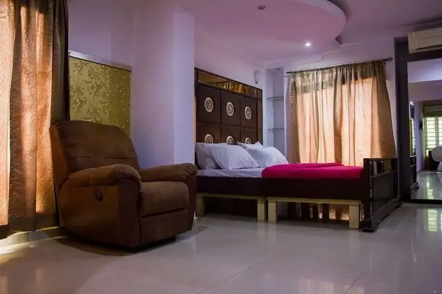 Theodawn Hotels at Suite 29