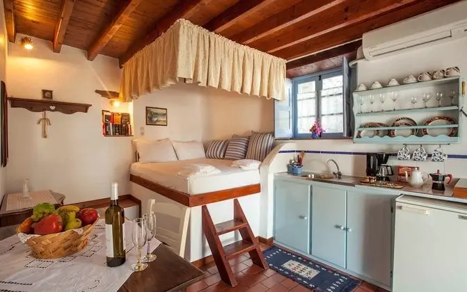 Theologos Houses - Oda