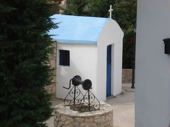 Theologos Ta Nisia - Dış Mekan