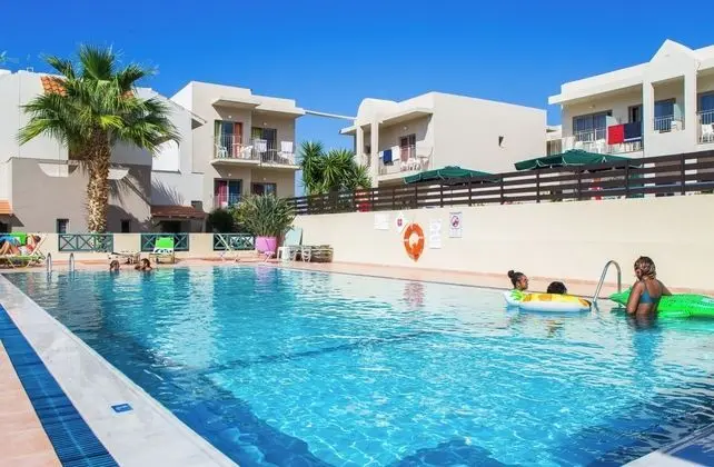 Theoni Apartments - Havuz