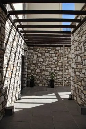 Theta Hotel - Dış Mekan
