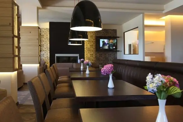 Theta Hotel - Yerinde Yemek