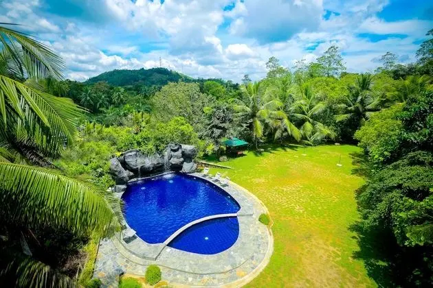 Thevni Holiday Resort