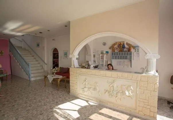 Hotel Thirasia - Lobi