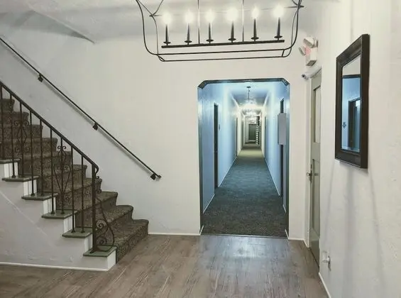 Third Street Apartments - Lobi