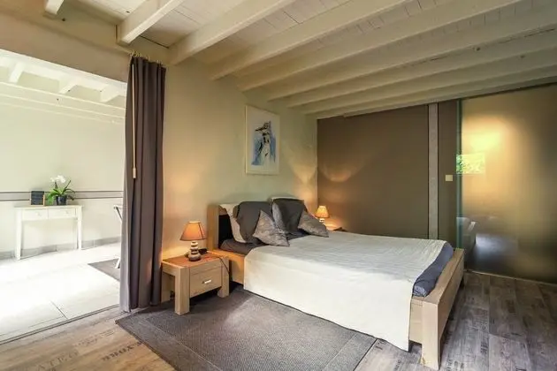 This Accommodation is Full of Atmosphere and on a Beautiful Estate - Oda