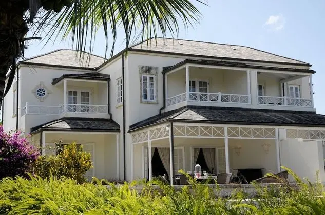 This Beautifully Decorated 3 Bedroom 3 Bathroom Duplex Villa
