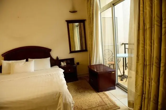 This Junior Suite Will Give a Wonderful Stay With its Great Amenities