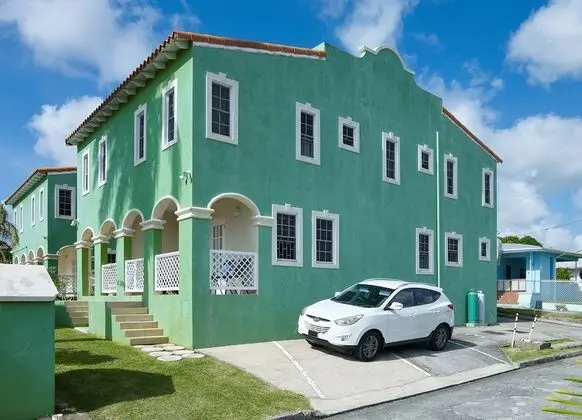 This Property in Centrally Located in a Quiet Residential Neighbourhood