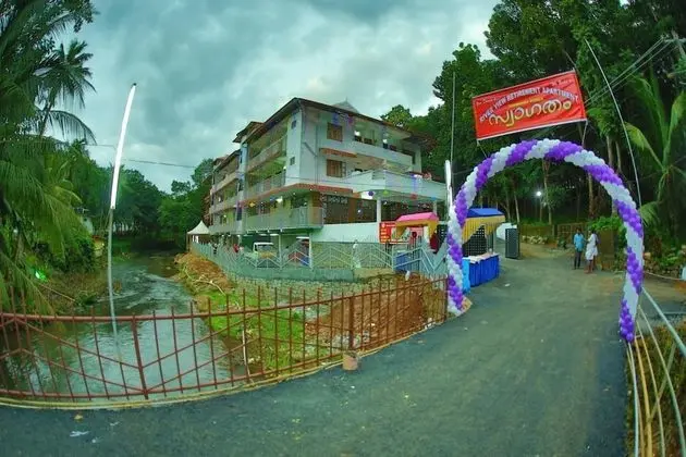 Thodupuzha 4-bhk Luxury Home awy From Home - Havuz