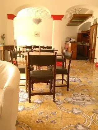 Villa Thomas B&B - Yerinde Yemek