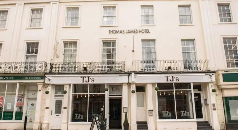 Thomas James Hotel
