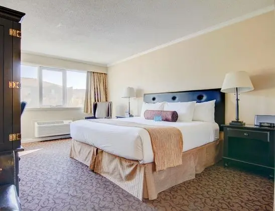 Thompson Hotel & Conference Center