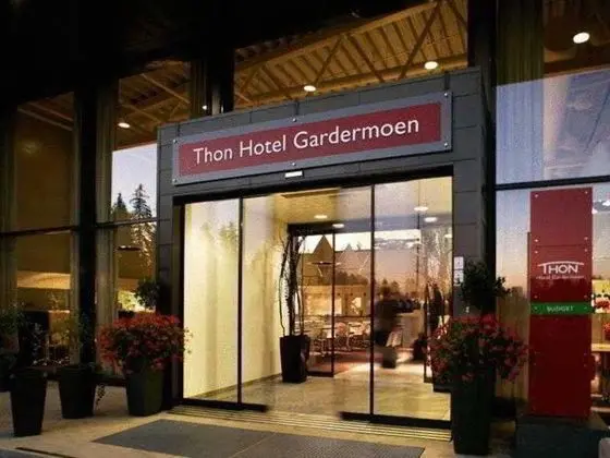 Thon Hotel Gardermoen - Genel