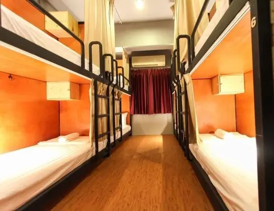 THONGLOR TRAVELLERS HOSTEL AND CAFE