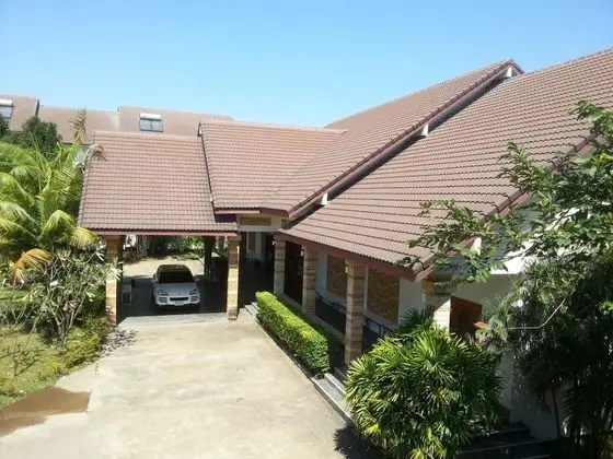 Thongpaeka Hotel