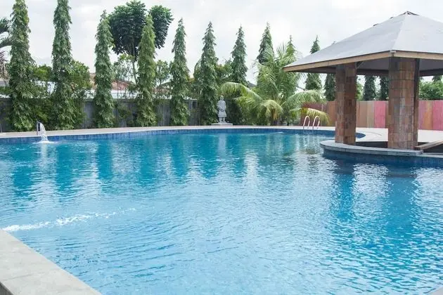 Thong's Inn - KNO Kualanamu Transit Hotel