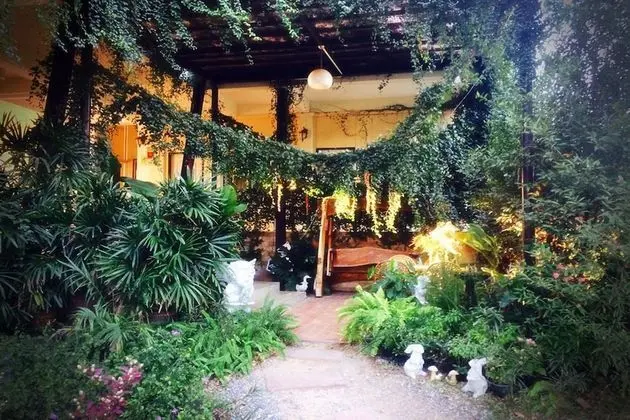 Thorfun Guesthouse in the Garden - Lobi