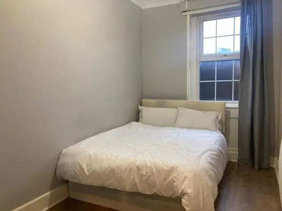 Three Bed Two Bath Apartment in London