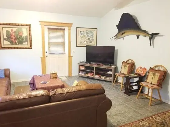 Three Bedroom, 2 Bath With Amazing Views From Balcony - Hidden Treasure