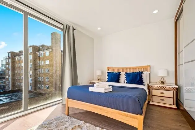 Three Bedroom Apartment in Hoxton