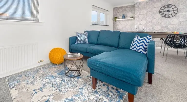 Three Bedroom Apartment by Klass Living Serviced Accommodation Coatbridge - Berwick Apartment With WiFi &Parking - Oda Düzeni