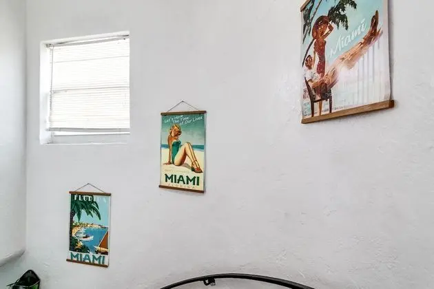 Three Bedroom Three Bath Townhouse - Lobi