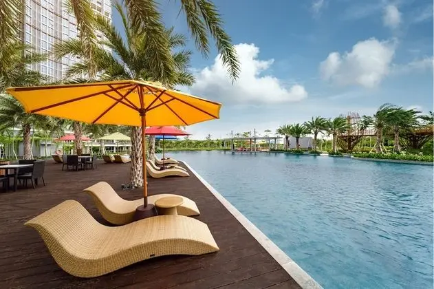 Three-bedrooms, Oakwood Apartments Pik Jakarta - Havuz