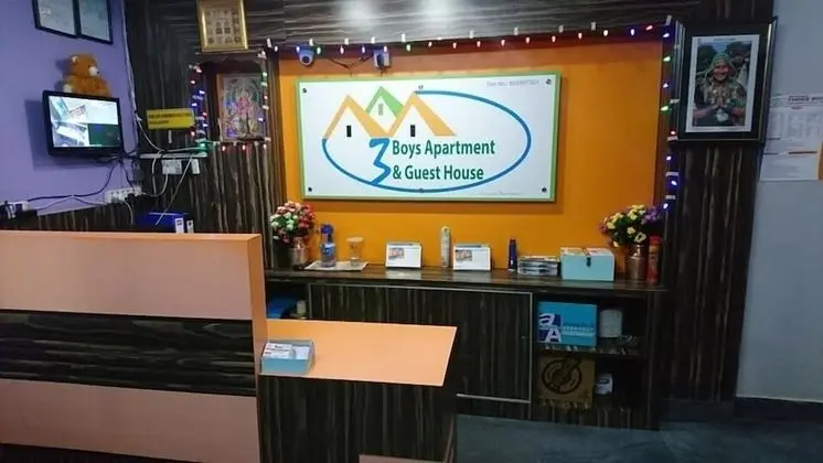 Three Boys Apartment and Guest House - Lobi