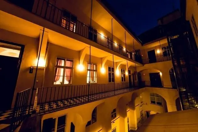Three Golden Crowns Apartments - Dış Mekan