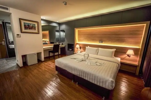 The Three Hat Yai - Oda