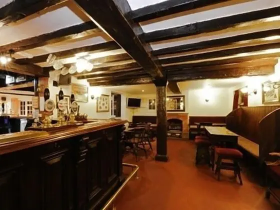 Three Horse Shoes - Bar
