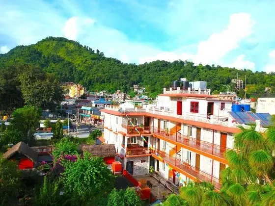 Three Jewels Boutique Hotel