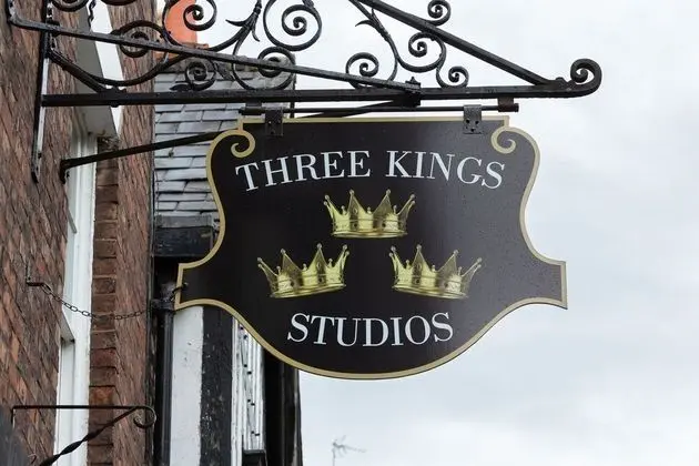 Three Kings Studios - Dış Mekan