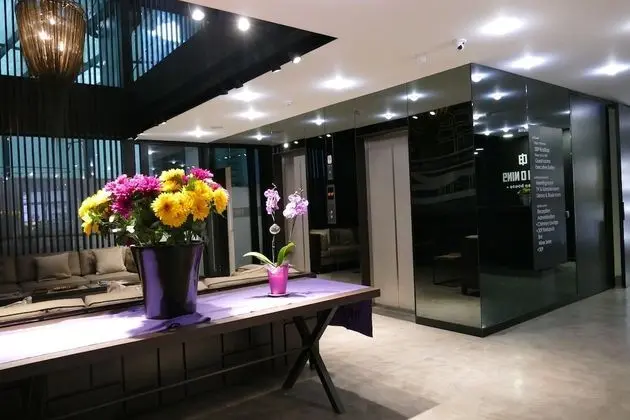 Three ONine Urban House - Lobi