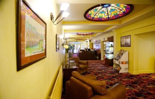 Three Queens Hotel - Lobi