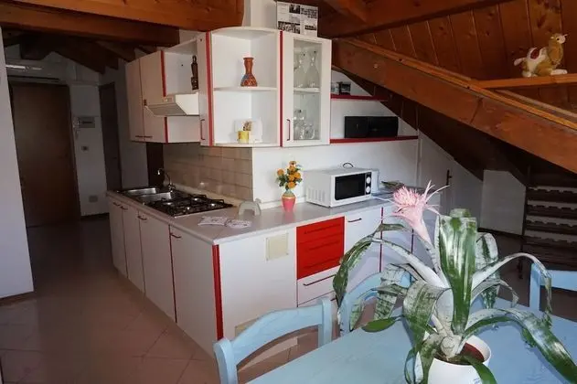Three-room Attic Apartment Very Nice Near the Centre of Lignano Sabbiadoro - Mutfak