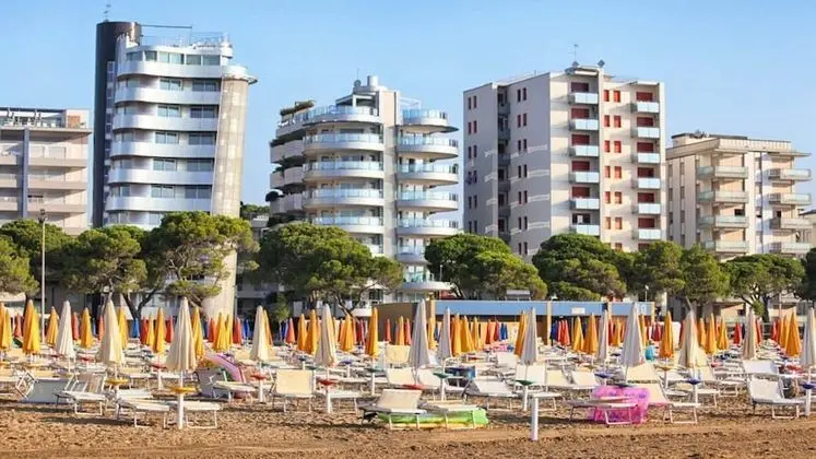 Three-room Attic Apartment Very Nice Near the Centre of Lignano Sabbiadoro - Plaj