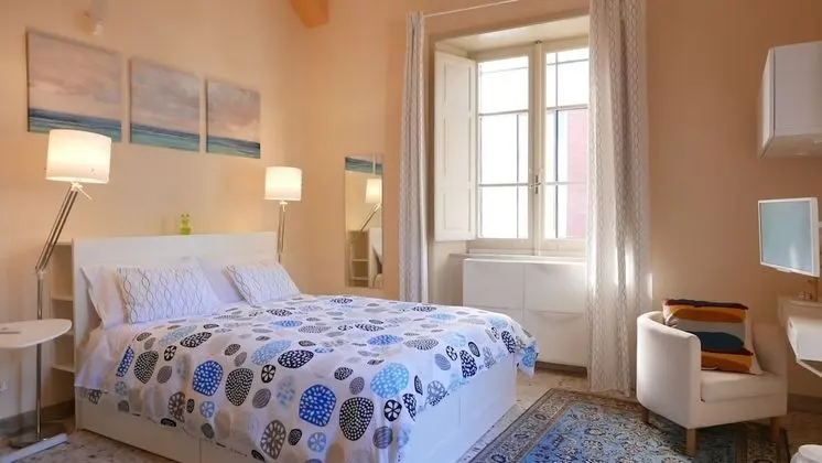 Three Rooms - Öne Çıkan Resim