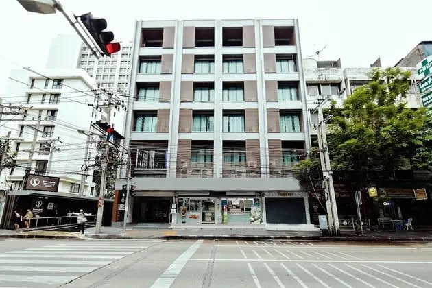 Three Sukhumvit Hotel - Dış Mekan