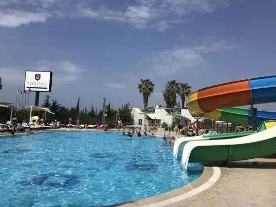 Throne Beach Resort & Spa - Havuz