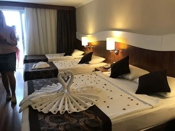 Throne Beach Resort & Spa - Oda
