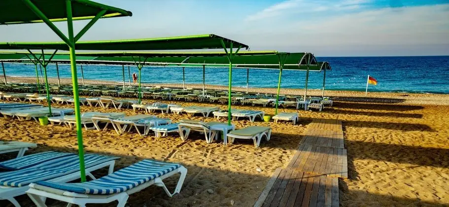 Throne Beach Resort & Spa - Plaj