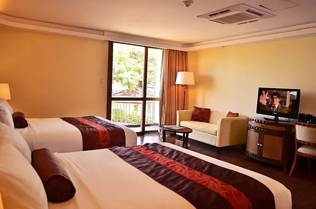 Thunderbird Resorts - Rizal - Oda