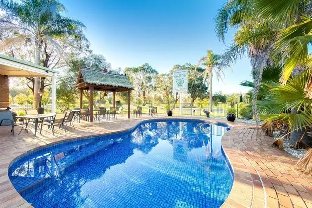 THURGOONA COUNTRY CLUB RESORT