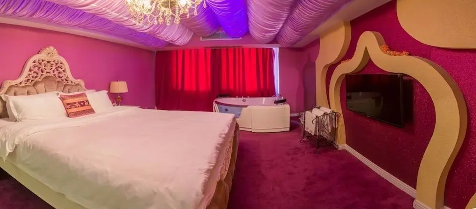 Tianelian Lovers Theme Hotel Sanya - Oda