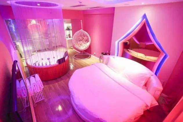 Tianelian Lovers Theme Hotel Sanya - Oda