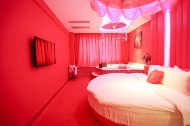 Tianelian Lovers Theme Hotel Sanya - Oda